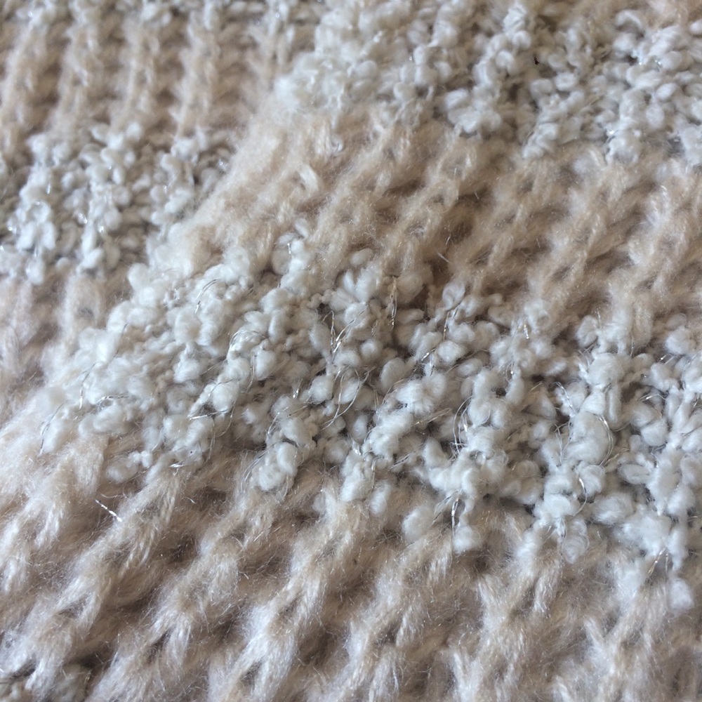 Double Loop Scarf - Picture 6 of 8